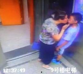 电梯强吻视频,一段意外强吻的尴尬瞬间