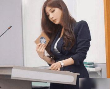 女老师视频,视频中的教学魅力与智慧展现